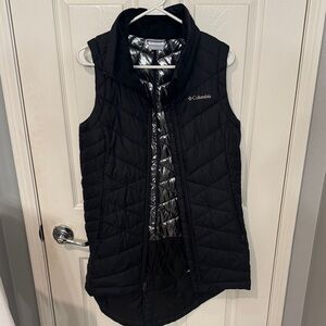 Columbia Women's Black and Silver Quilted Vest